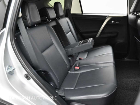 Toyota RAV4 — photo 12