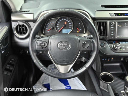 Toyota RAV4 — photo 13