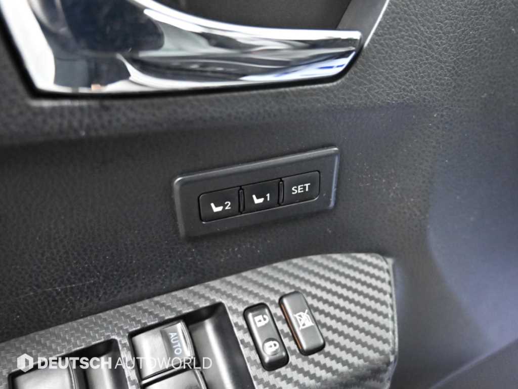 Toyota RAV4 — photo 16