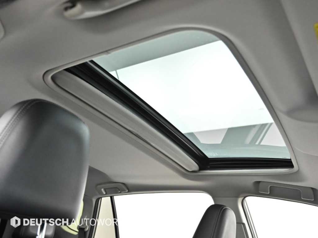 Toyota RAV4 — photo 18