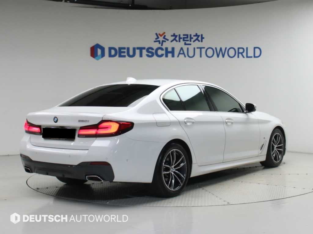 BMW 5-Series — photo 04