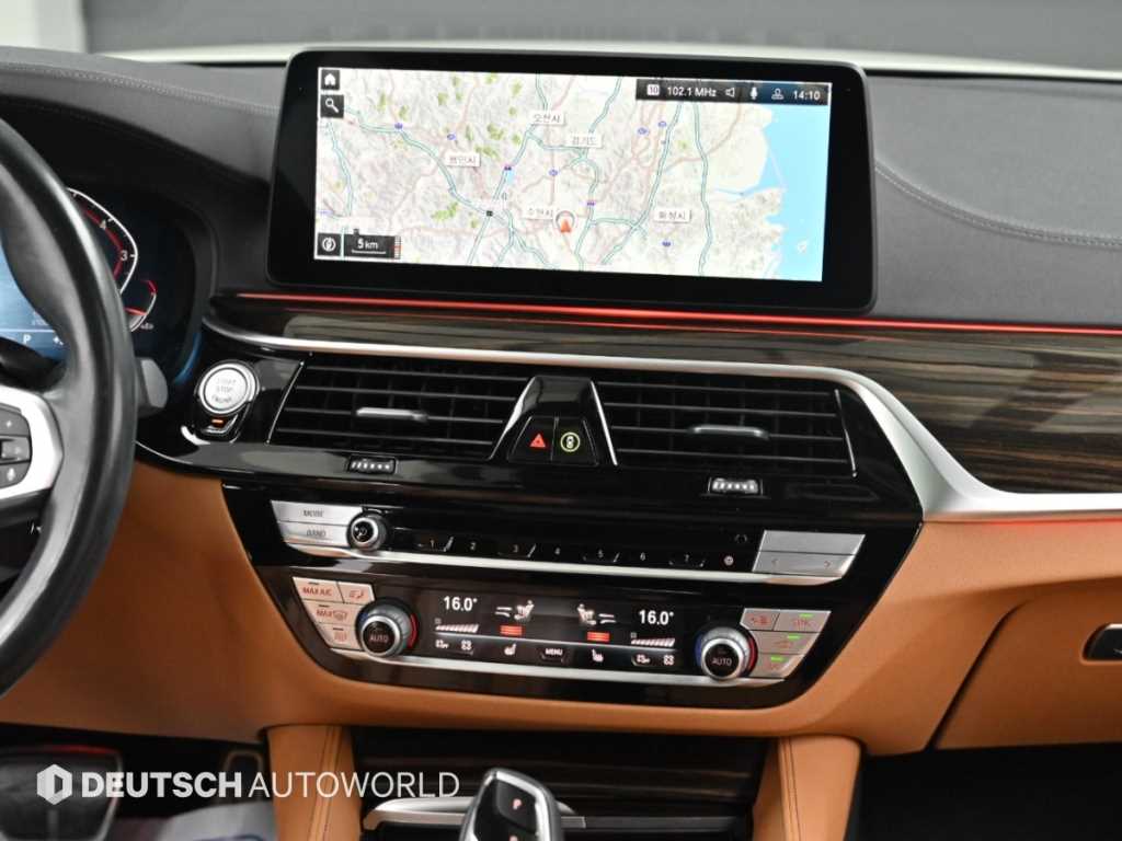 BMW 5-Series — photo 14