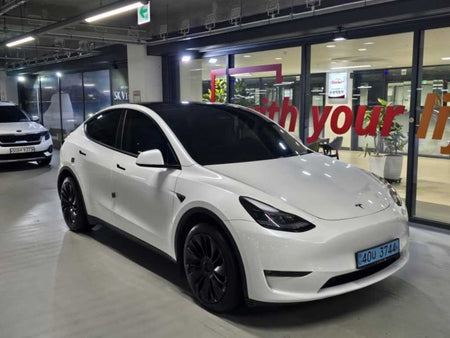 Tesla Model Y — photo 02