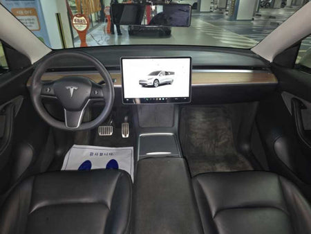 Tesla Model Y — photo 06