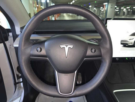 Tesla Model Y — photo 09