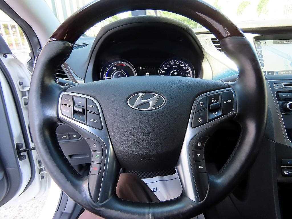 Hyundai Grandeur — photo 08
