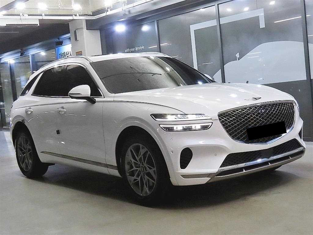 Genesis GV70 — photo 01