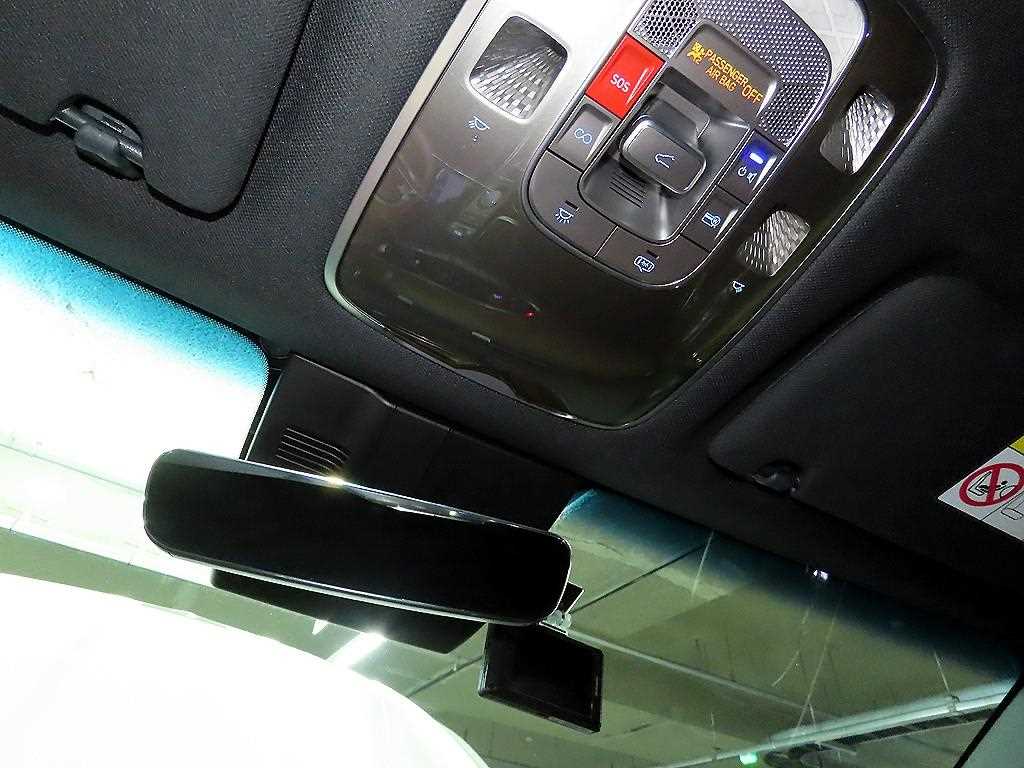Genesis GV70 — photo 13
