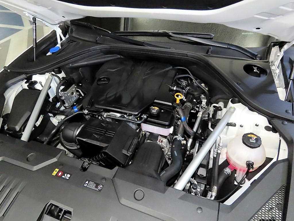 Genesis GV70 — photo 19