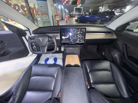 Tesla Model 3 — photo 06