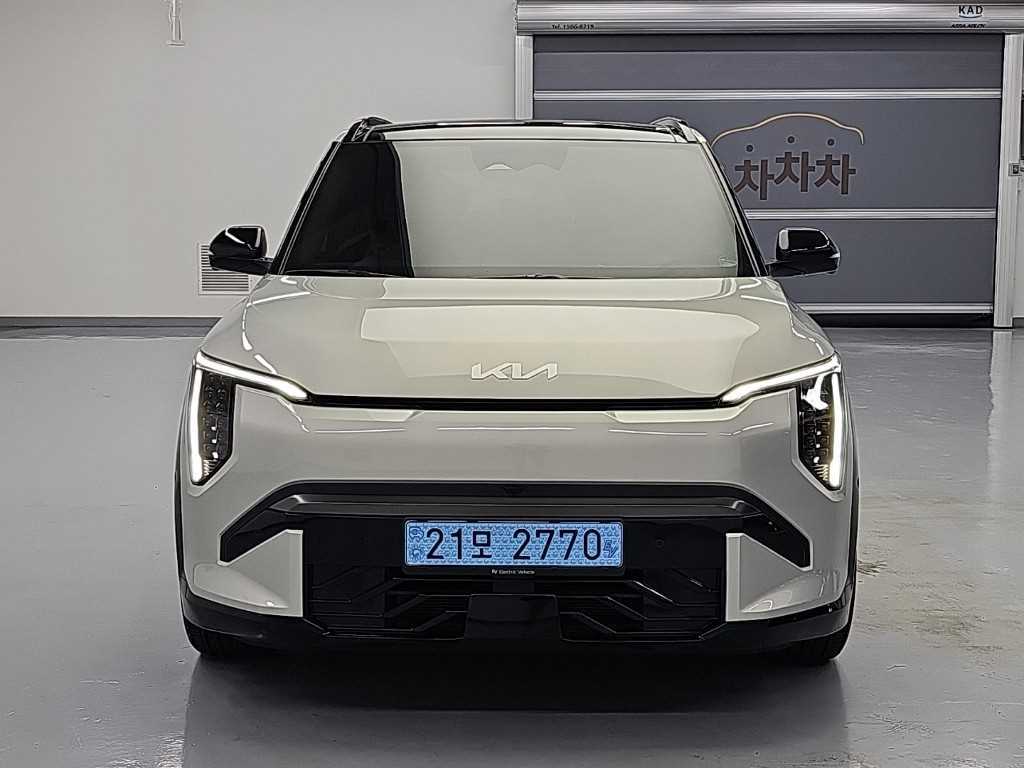 Kia EV3 — photo 02