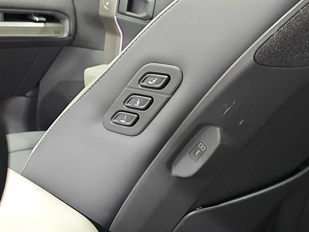 Kia EV3 — photo 12