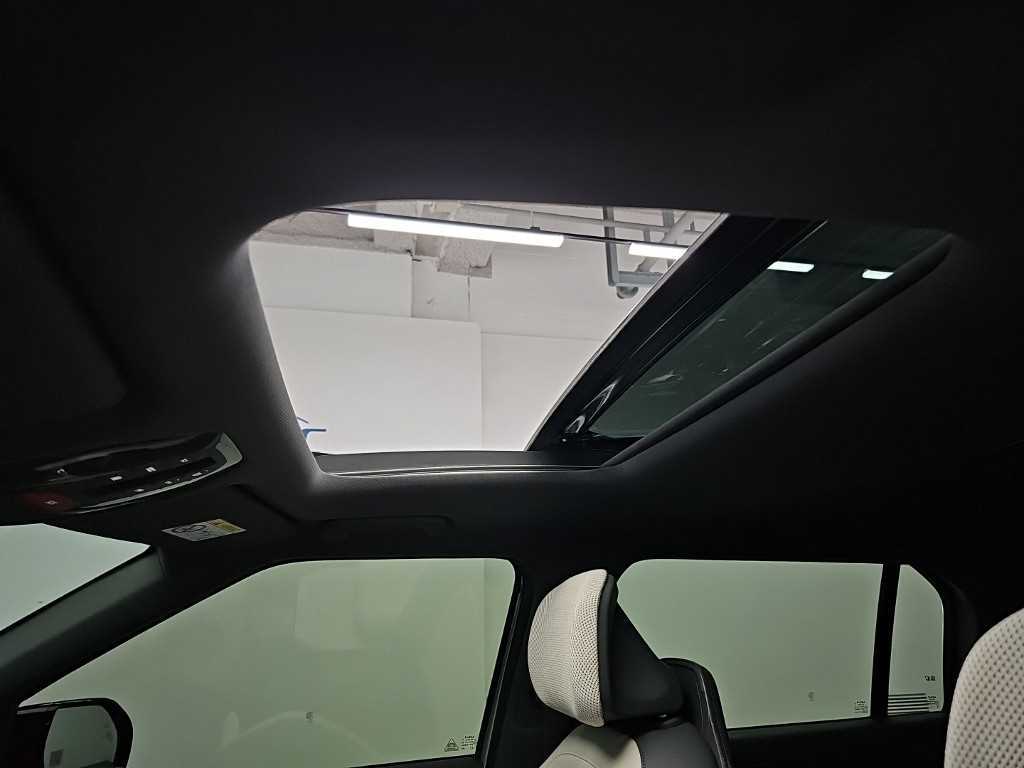 Kia EV3 — photo 14