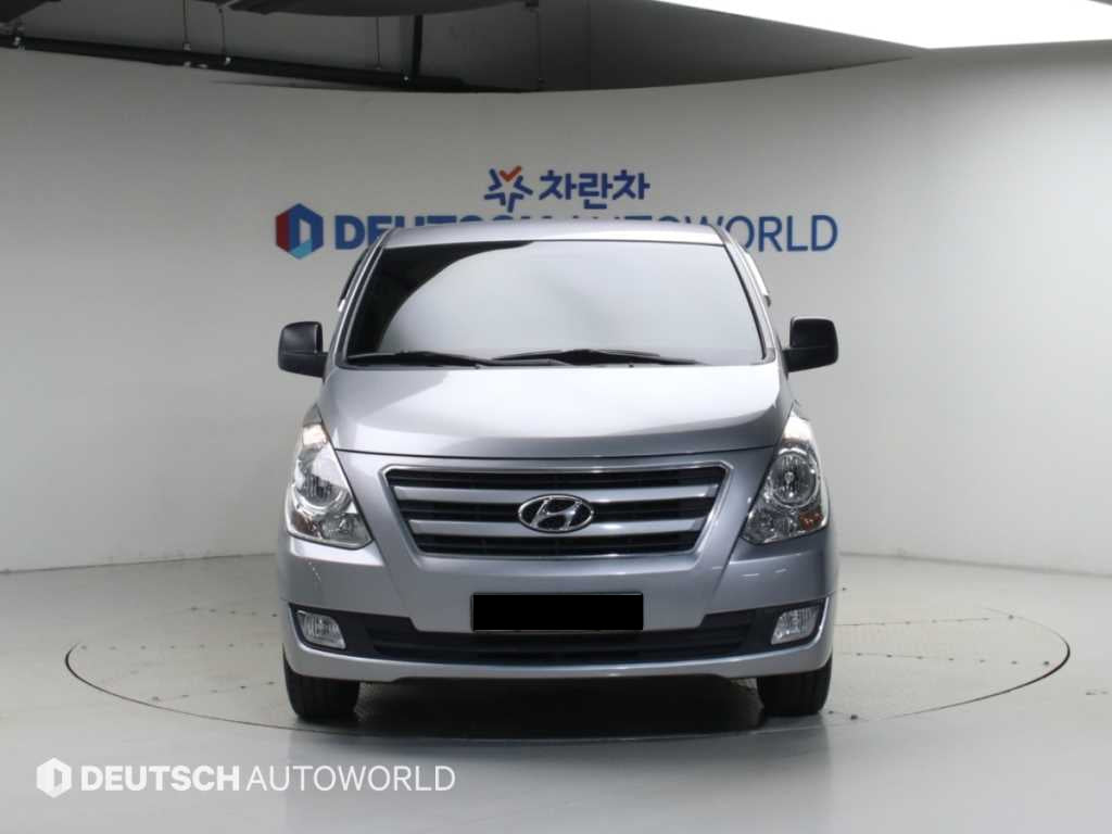 Hyundai Starex — photo 03