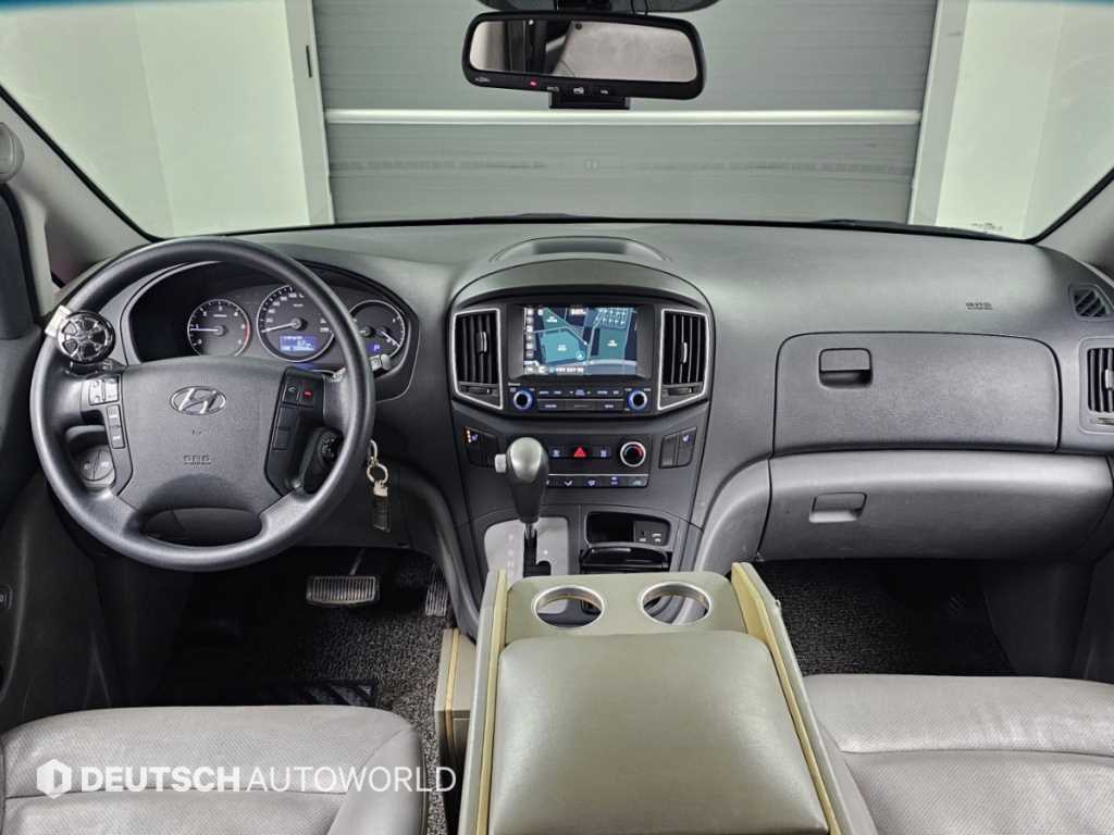 Hyundai Starex — photo 07
