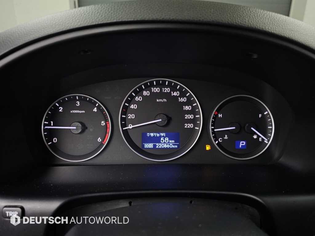 Hyundai Starex — photo 08