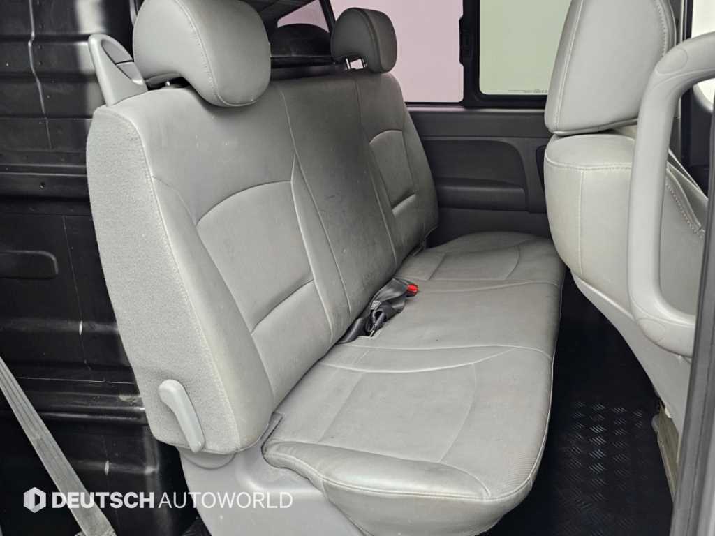 Hyundai Starex — photo 12