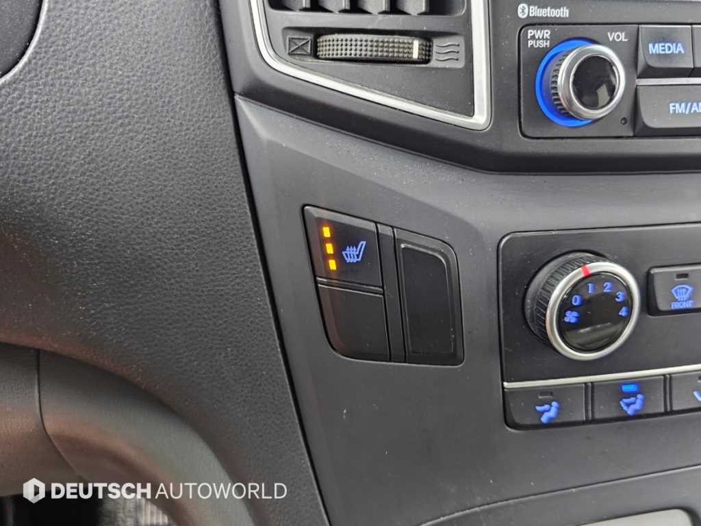 Hyundai Starex — photo 17