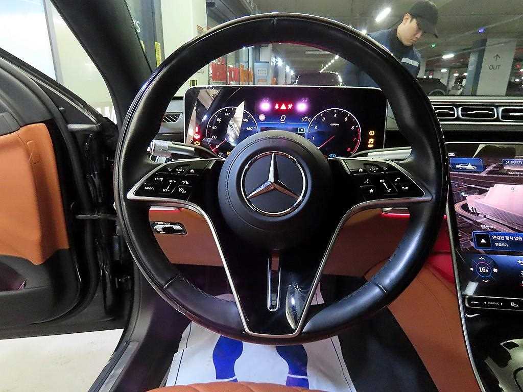 Mercedes-Benz S-Class — photo 08