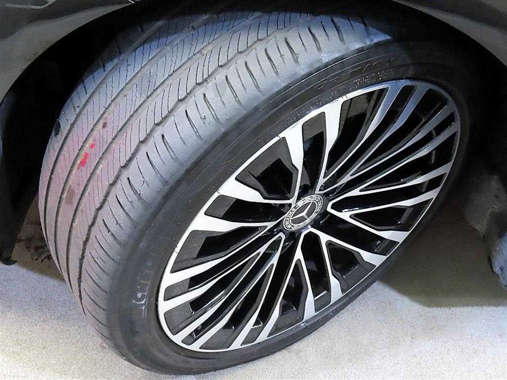 Mercedes-Benz S-Class — photo 20