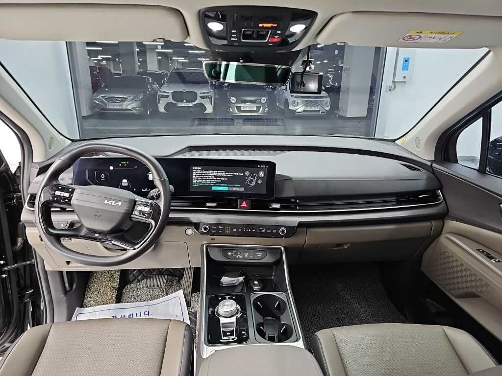 Kia Carnival — photo 01