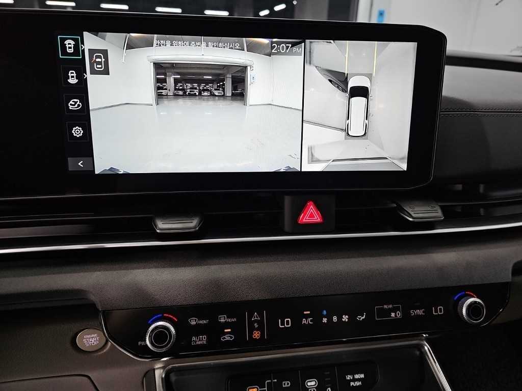 Kia Carnival — photo 09