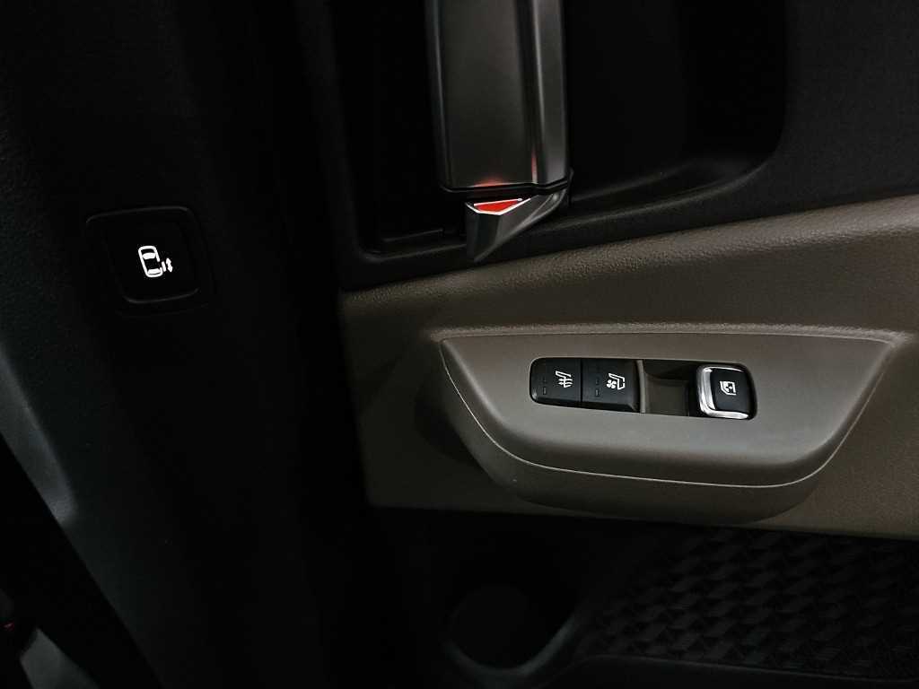 Kia Carnival — photo 14