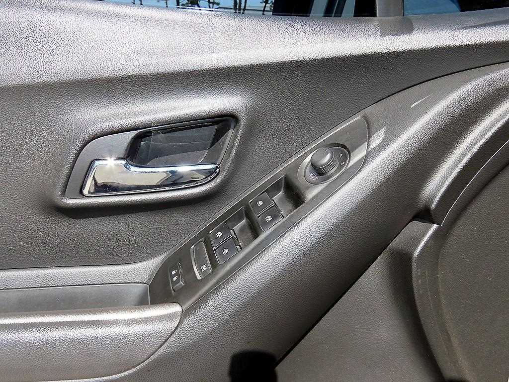 CHEVROLET Trax — photo 11