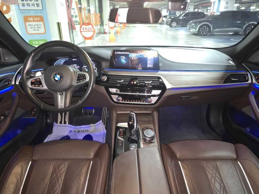 BMW 5-Series — photo 06