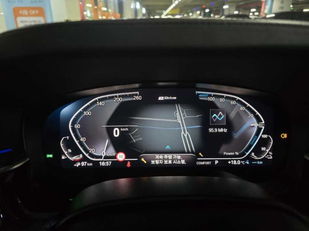 BMW 5-Series — photo 10