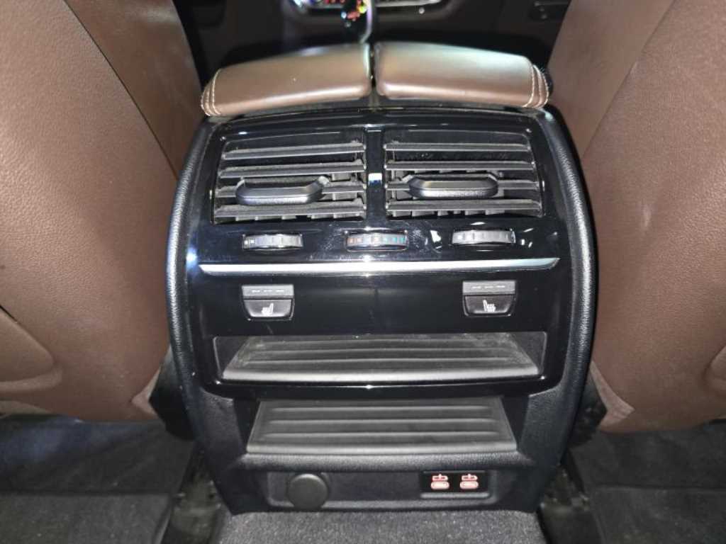 BMW 5-Series — photo 11