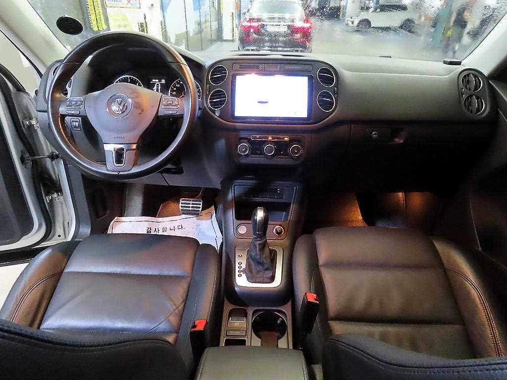 Volkswagen Tiguan — photo 10