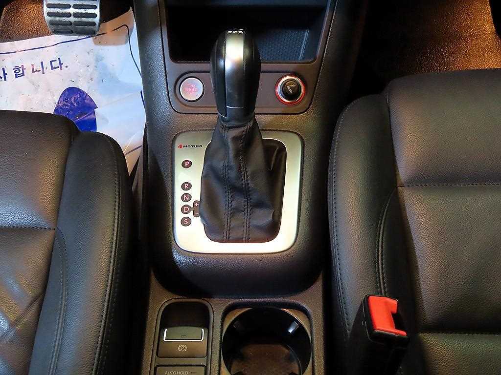 Volkswagen Tiguan — photo 12