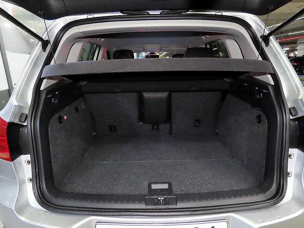 Volkswagen Tiguan — photo 17