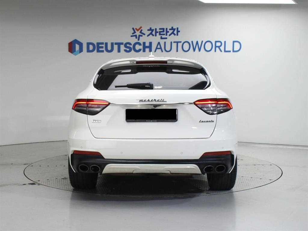 Maserati Levante — photo 05