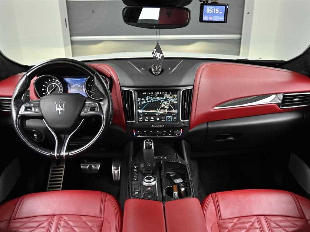 Maserati Levante — photo 08