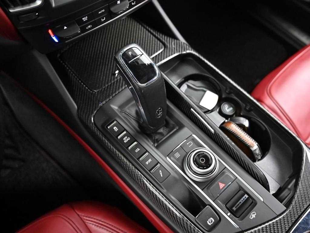 Maserati Levante — photo 10