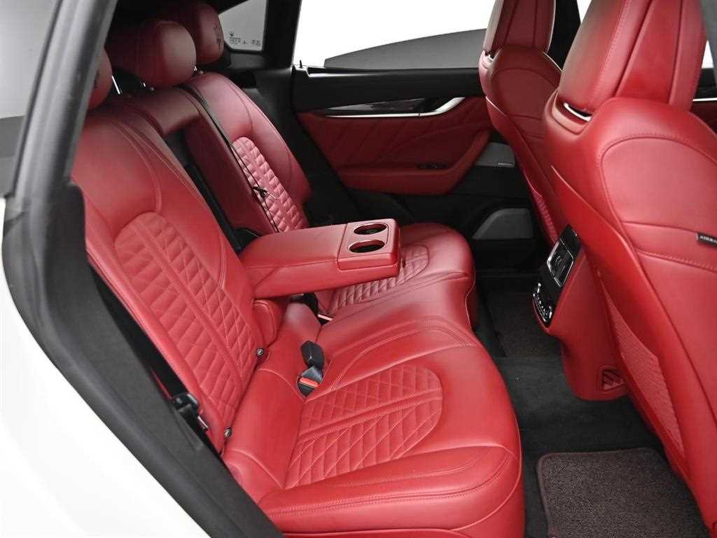 Maserati Levante — photo 13