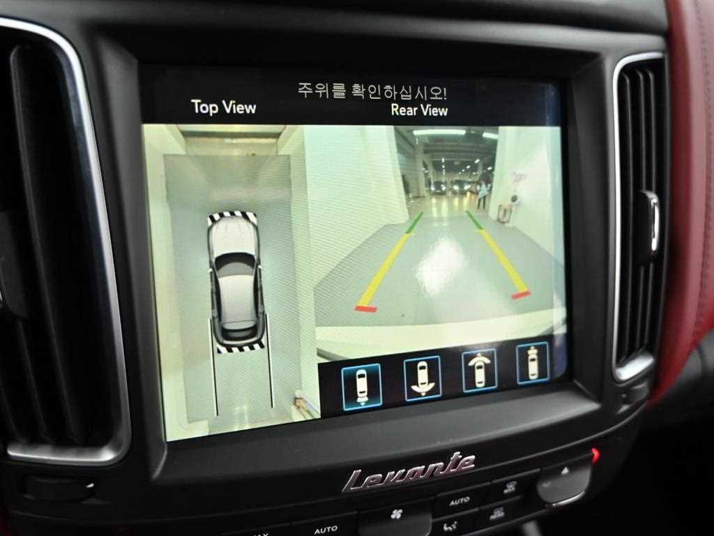 Maserati Levante — photo 16