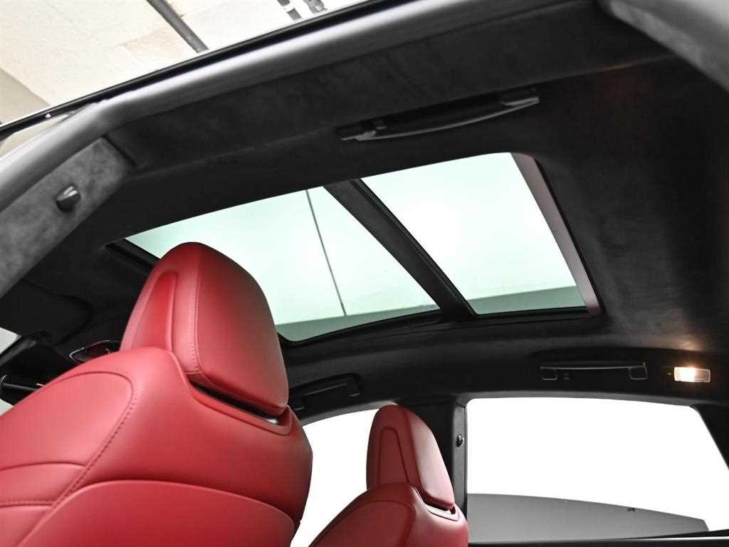 Maserati Levante — photo 20
