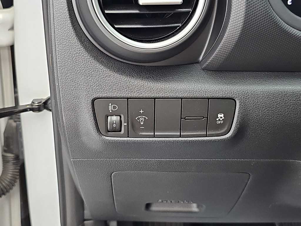 Hyundai Kona — photo 17