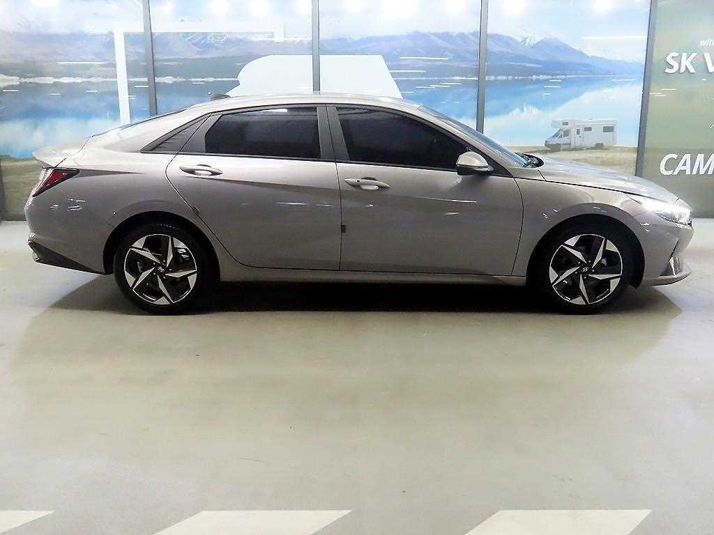 Hyundai Avante — photo 03