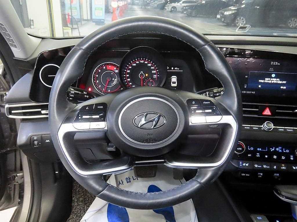 Hyundai Avante — photo 08