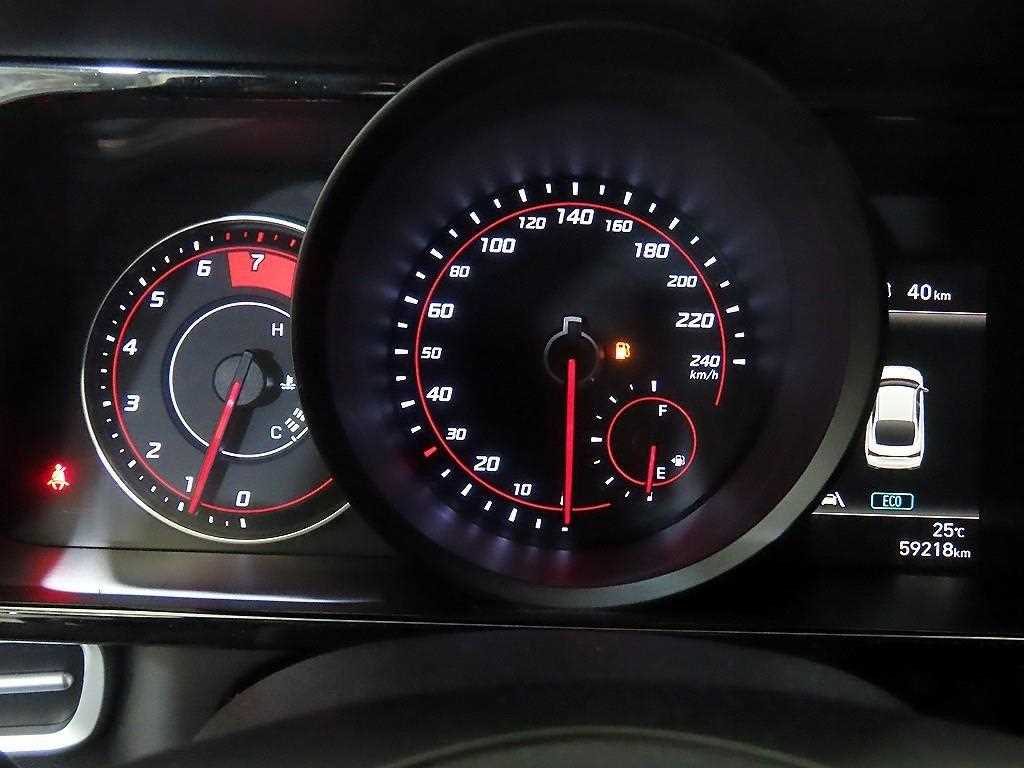 Hyundai Avante — photo 09