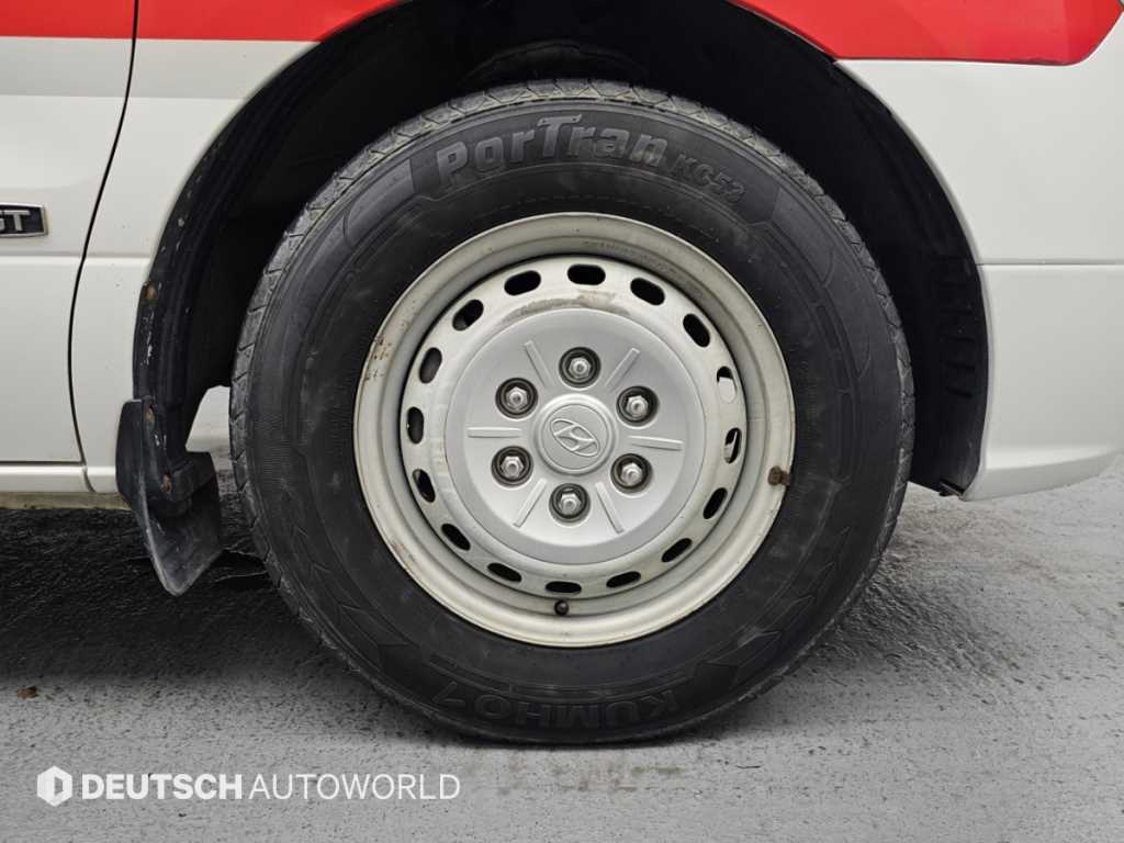 Hyundai Starex — photo 05
