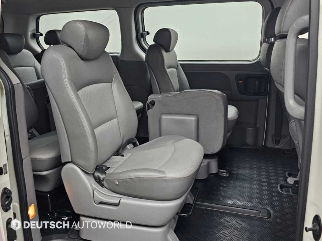 Hyundai Starex — photo 12
