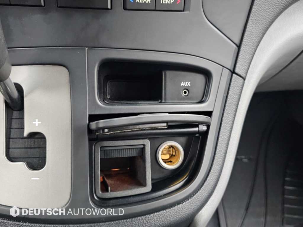 Hyundai Starex — photo 15