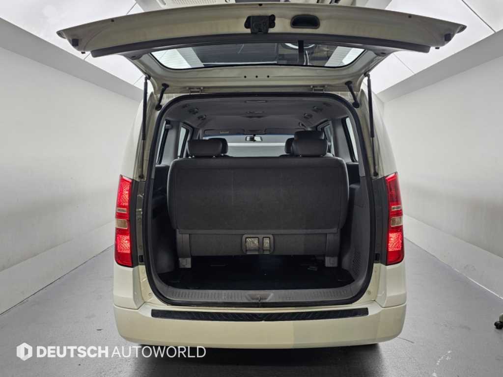 Hyundai Starex — photo 19
