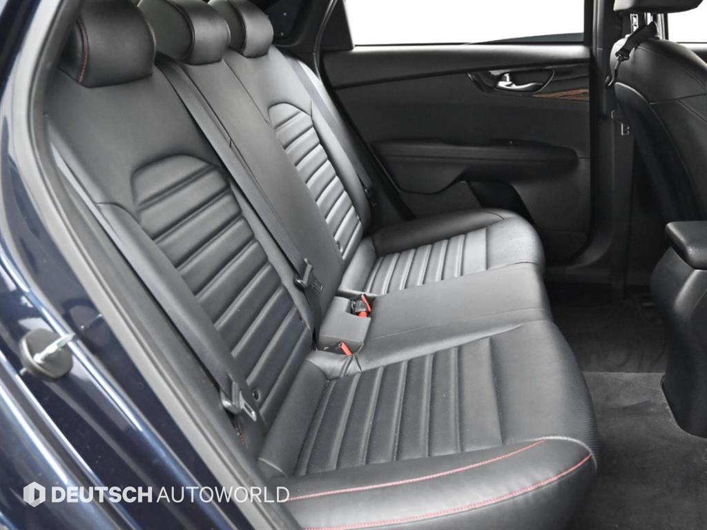 Kia K3 — photo 12