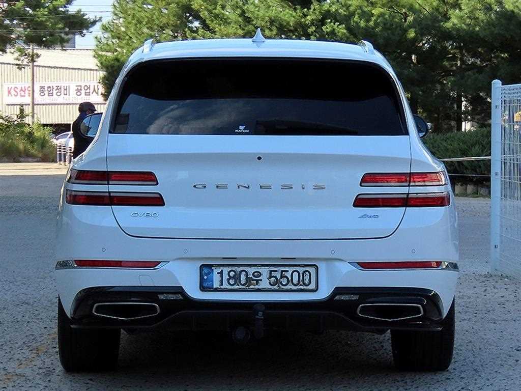 Genesis GV80 — photo 04